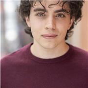 Neolaureato in ambito dello spettacolo e diplomato al liceo classico offre lezioni di Italiano, inglese e letteratura italiana